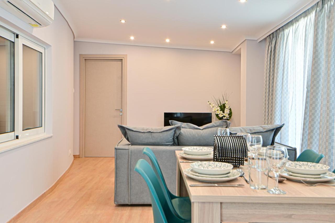 Charming Apartment With A Sea View Terrace Piraeus Bagian luar foto