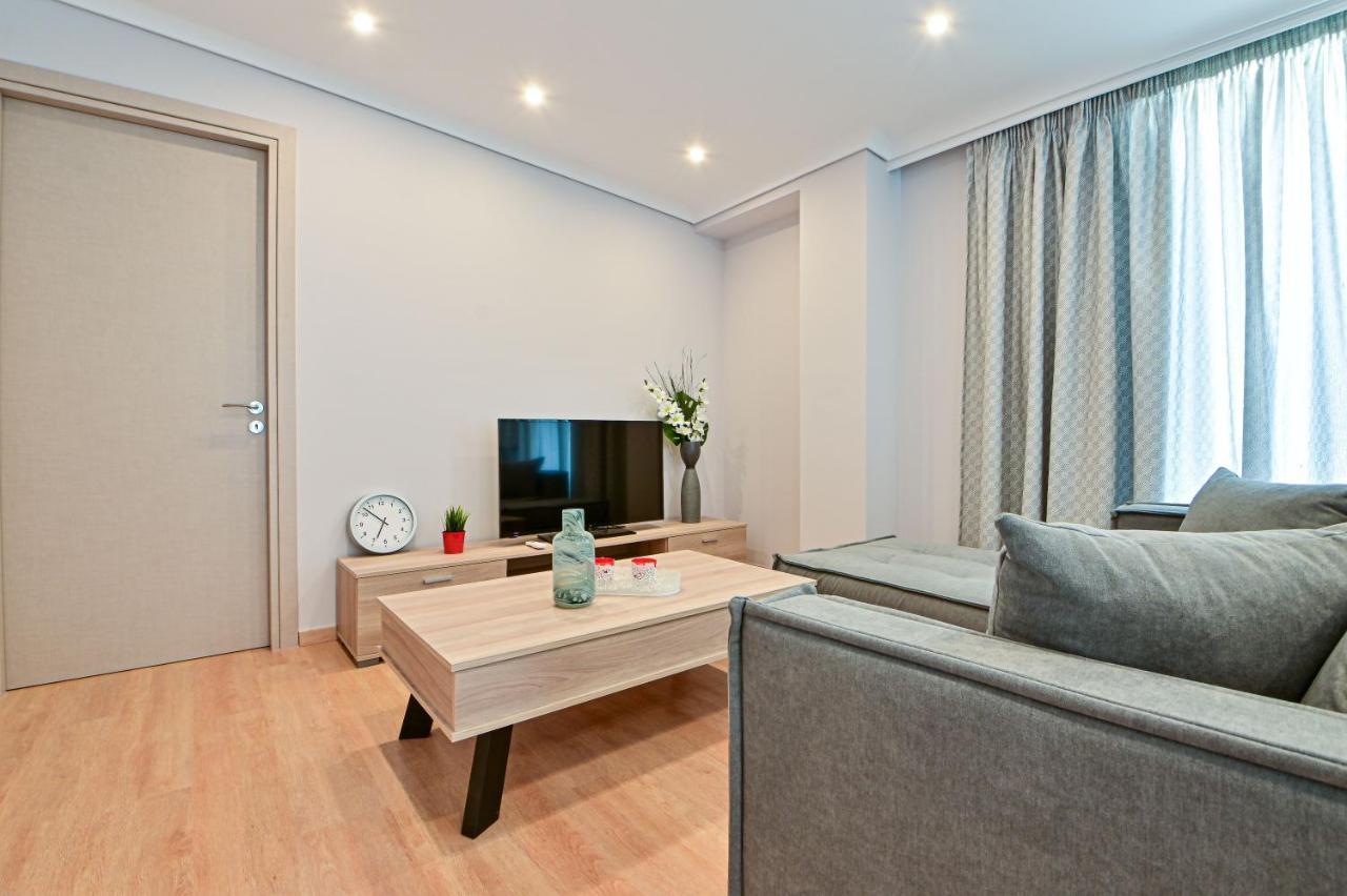 Charming Apartment With A Sea View Terrace Piraeus Bagian luar foto