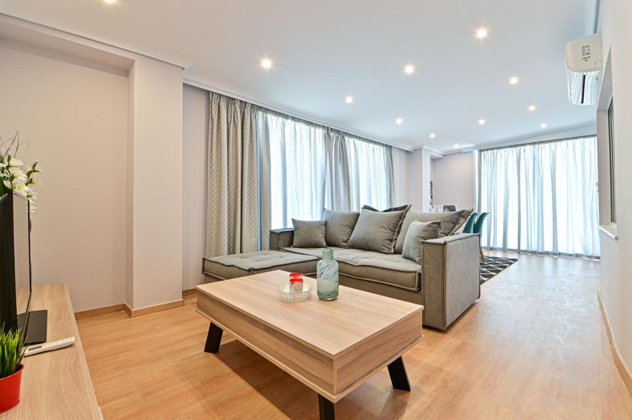 Charming Apartment With A Sea View Terrace Piraeus Bagian luar foto