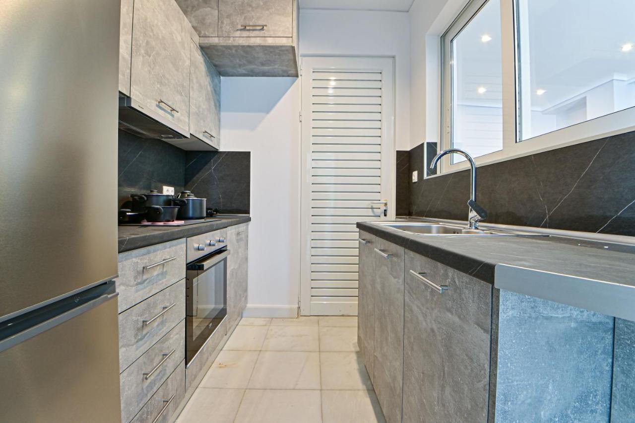 Charming Apartment With A Sea View Terrace Piraeus Bagian luar foto
