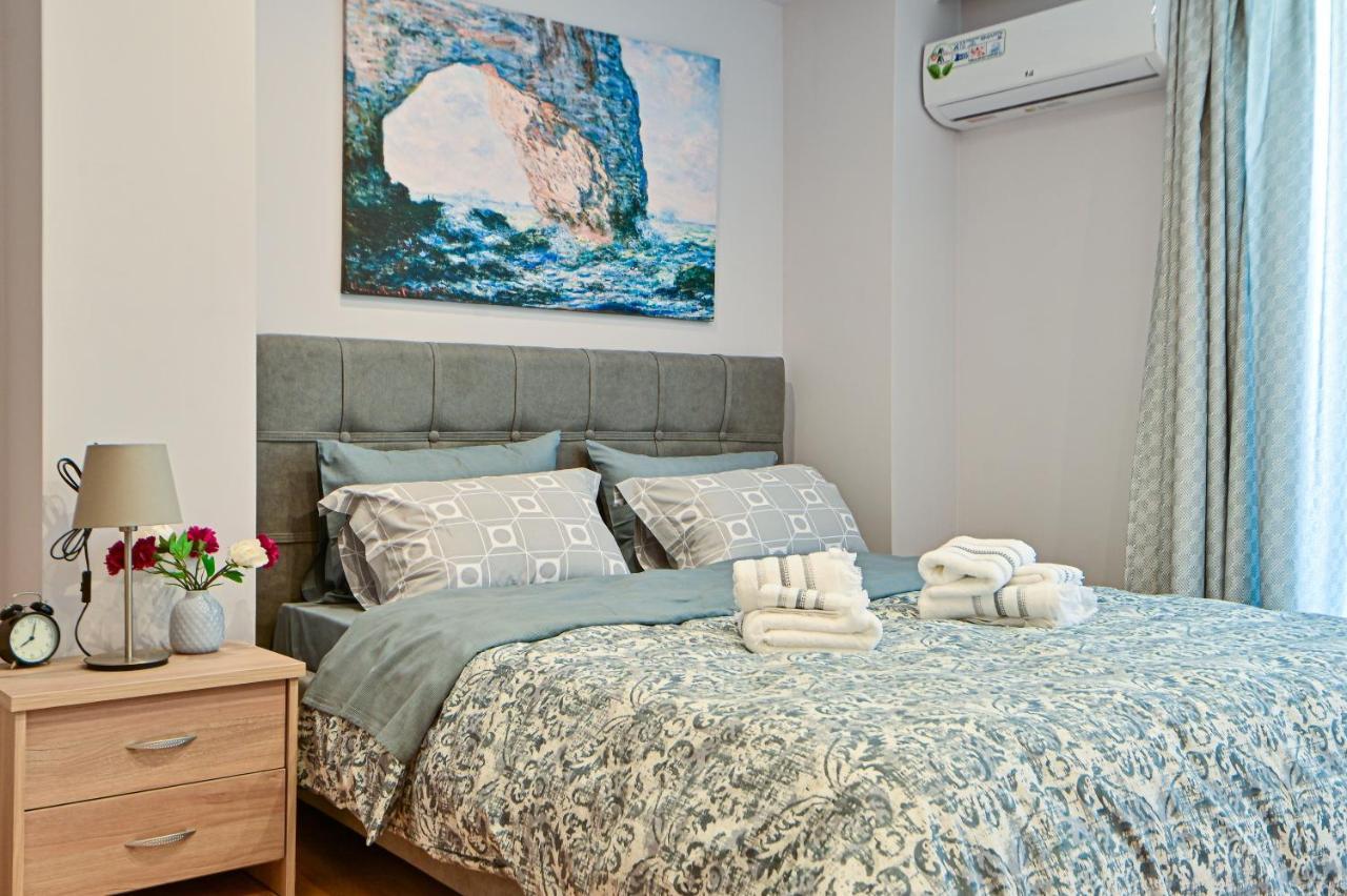 Charming Apartment With A Sea View Terrace Piraeus Bagian luar foto